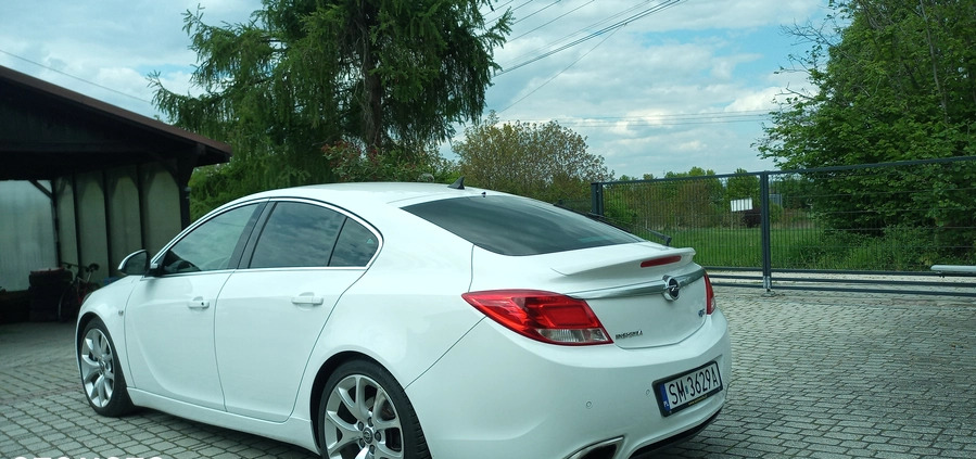 Opel Insignia cena 36000 przebieg: 207000, rok produkcji 2012 z Rydułtowy małe 277